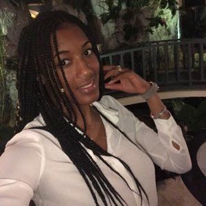 Meet your Posher, Denita